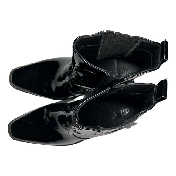 Diba Black Western Ankle Boot Cheyanne Shiny Patent Snip Toe Chunky Heel 9 moto - Picture 2 of 9